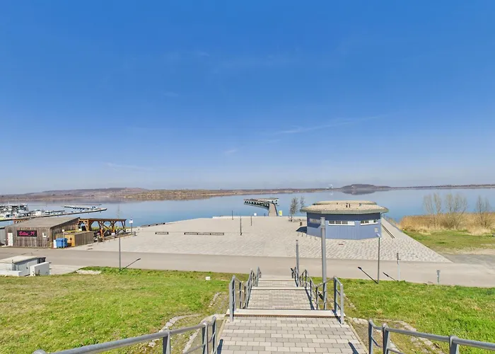 Loft & Living 3 Am Geiseltalsee Wlan & Parkplatz Lägenhet